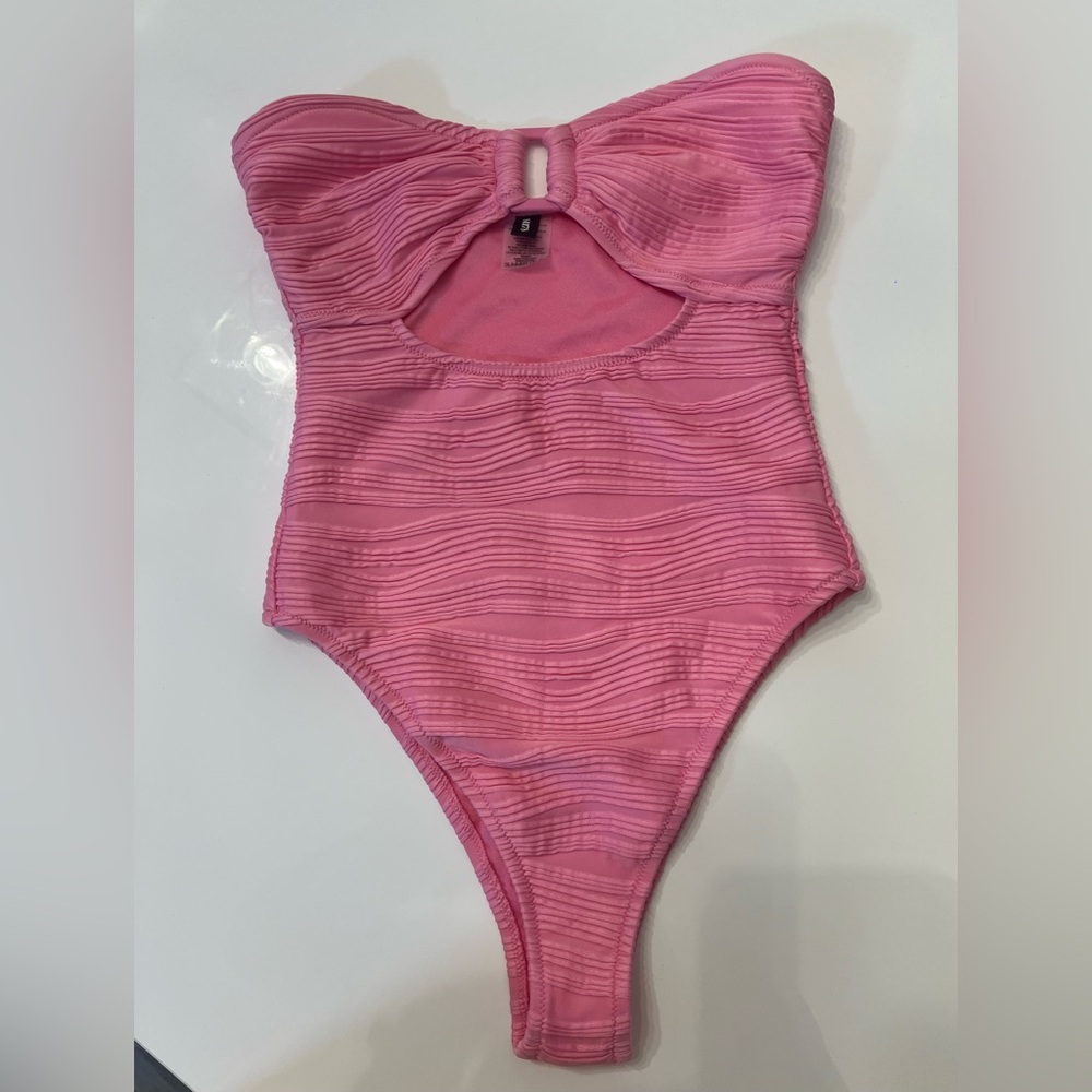Strapless one piece bathing suit